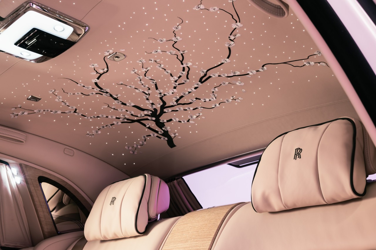 Rolls-Royce Motor Cars yeni Phantom Cherry Blossom modelini təqdim edir - FOTOLAR